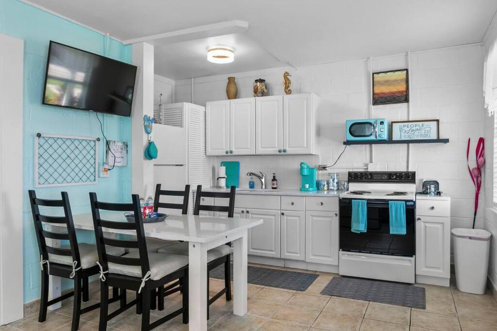 Mermaids Grotto Waterfront 1Br Apt With Bay View Villa Tampa Buitenkant foto